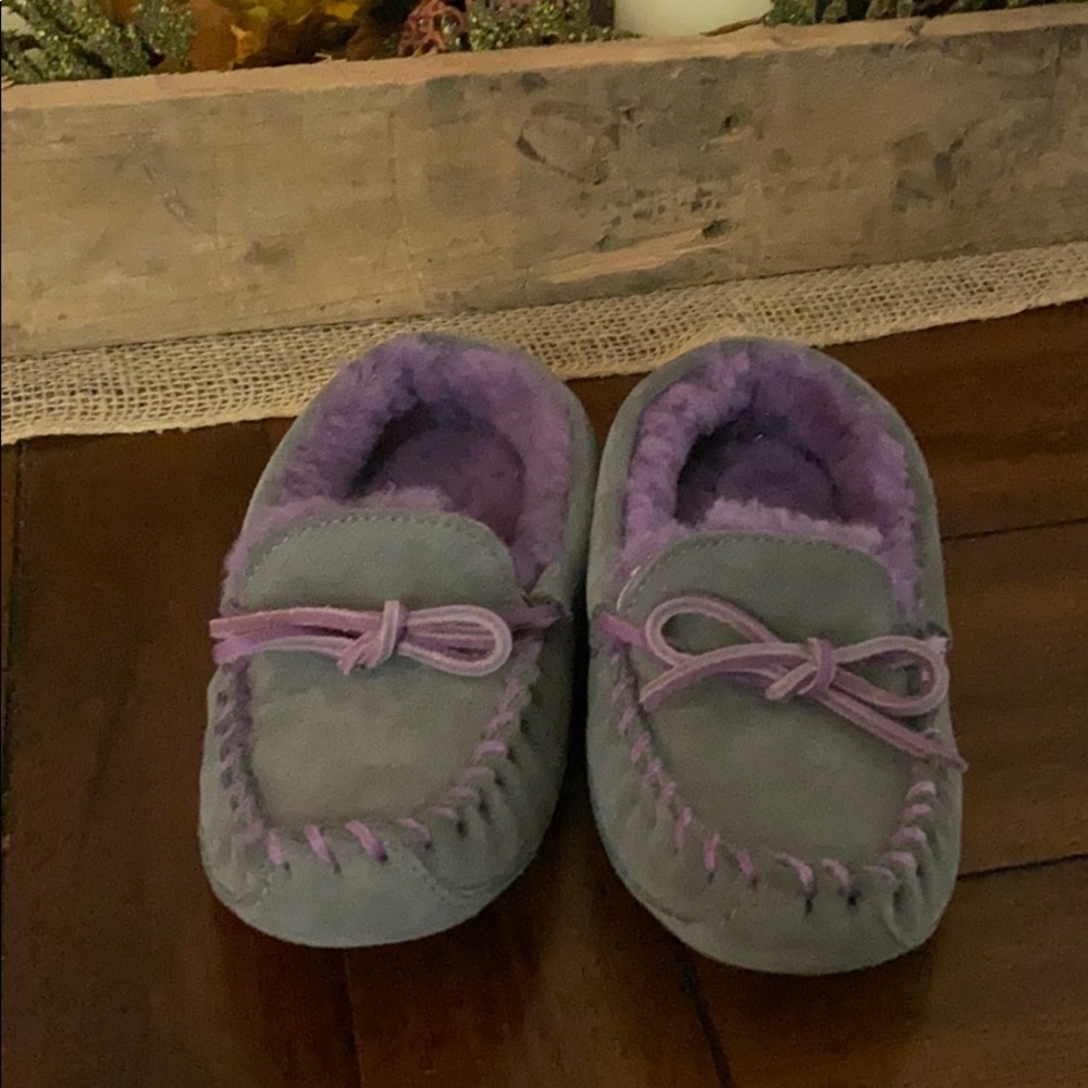 LL Bean girls slippers